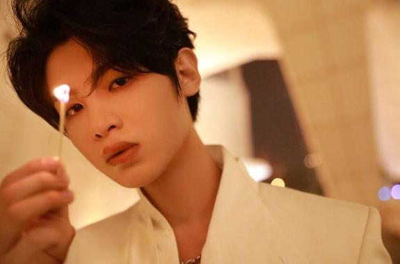 乐华娱乐回应黄明昊妈妈欠款|持续发酵!乐华娱乐回应黄明昊妈妈欠款 网友抵制代言被看不起