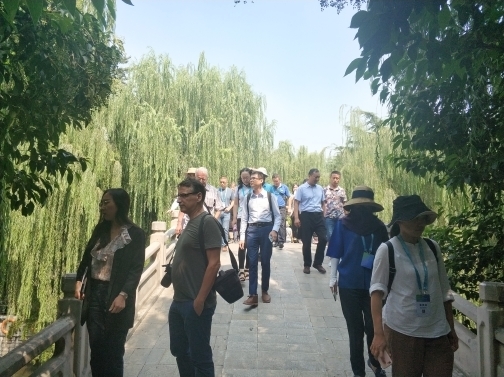 国际泉水文化景观城市联盟专家探秘济南泉文化