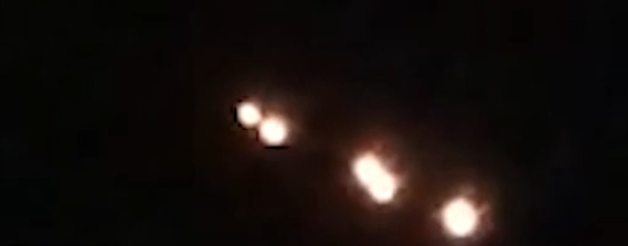 UFO编队现身韩国上空：发出耀眼橙光 分裂后瞬间消失