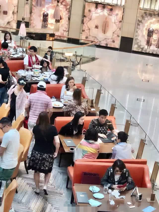 何猷君带奚梦瑶见家长 陪四太吃饭相谈甚欢 嫁入豪门指日可待