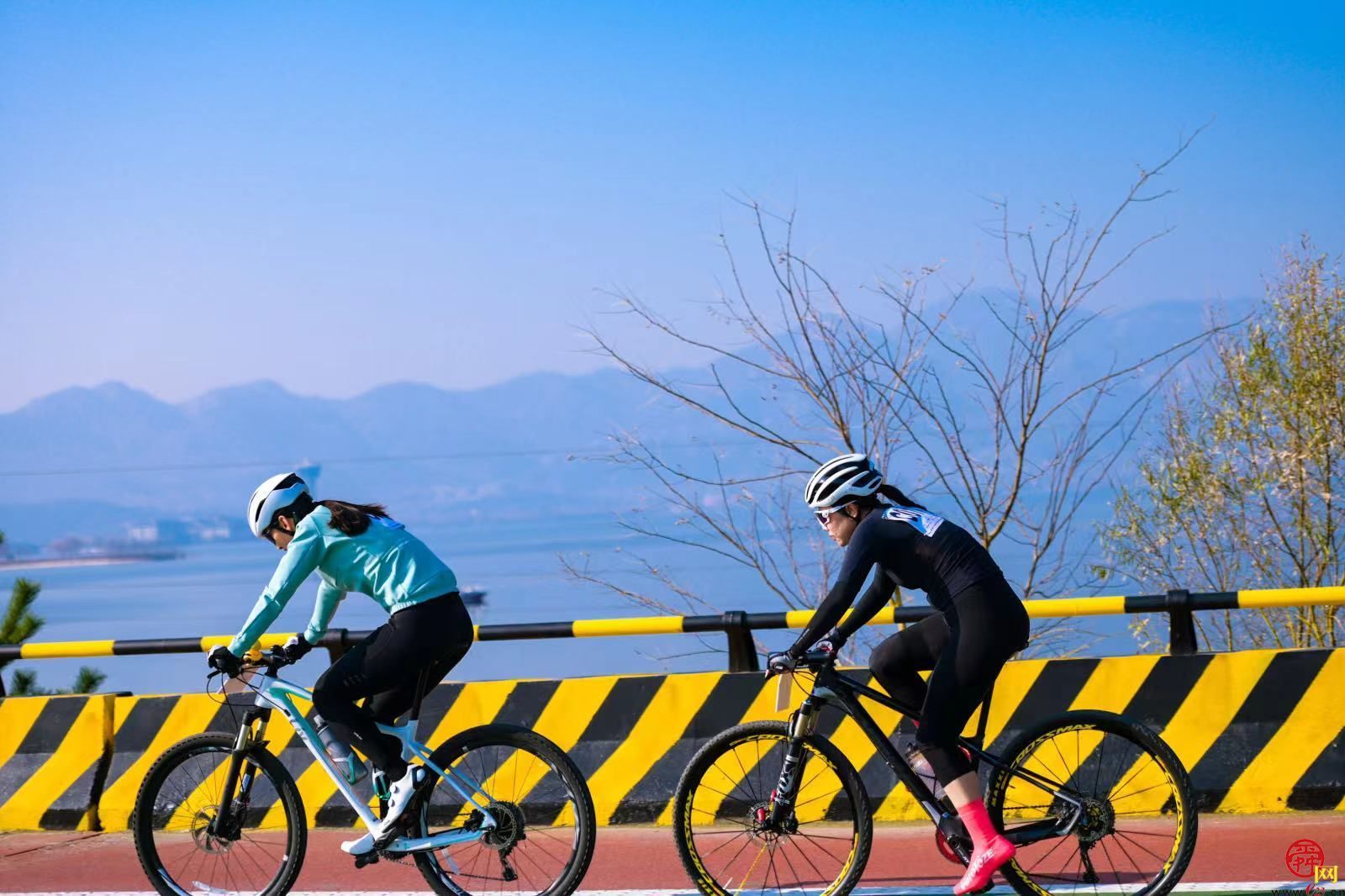 拥抱母亲河 见证黄河“骑”迹 2021山东沿黄九市自行车赛展现速度与激情