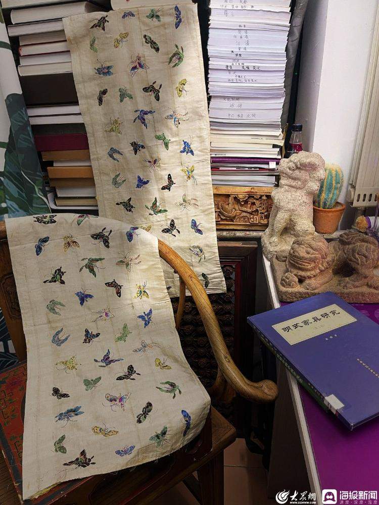 清华博士在宿舍收藏30多件明清老家具物件，称“人和家具会产生奇妙互动”