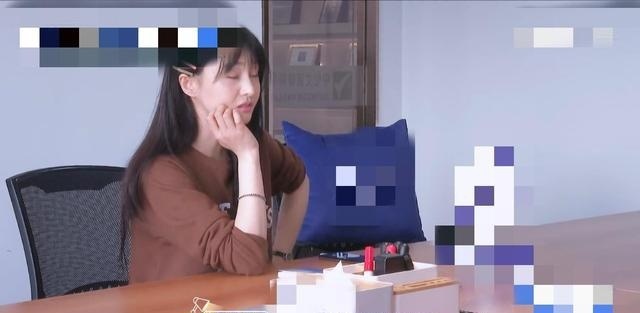 张恒|郑爽自曝被拖欠片酬，还咨询律师被PUA怎么办，内涵前男友？