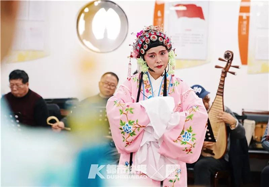 为爱发电！杭州城东有一帮公益演越剧的老板娘
