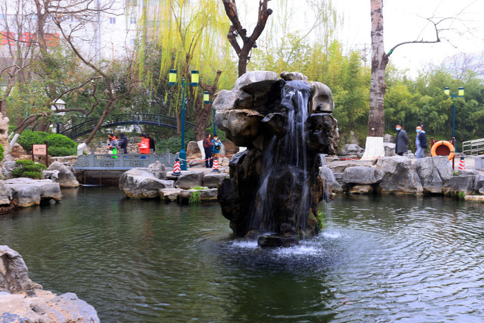 济南“月牙飞瀑”胜景持续175天！创21年来新纪录