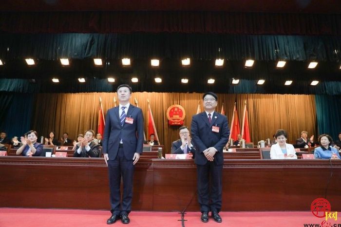 历下区第十八届人大第四次会议胜利闭幕