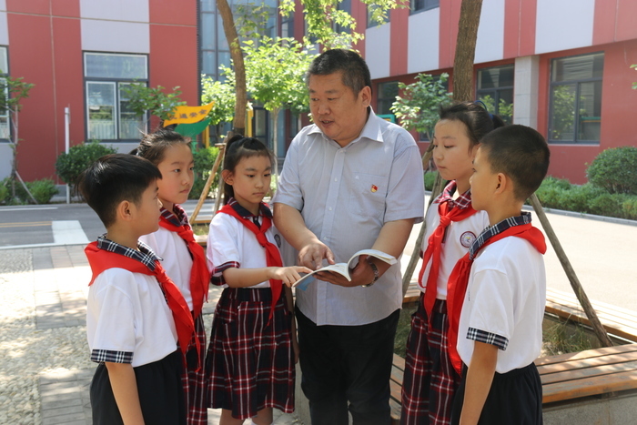 做眼中有人的教育！云端探校走进济南市槐荫区培新小学