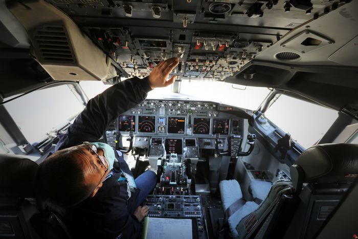 飞机维修工程师：一钉一铆，问诊飞机　护航蓝天