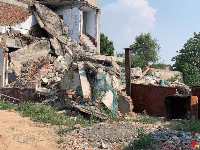 【啄木鸟在行动】枣园中学附近建筑垃圾和渣土覆盖不全