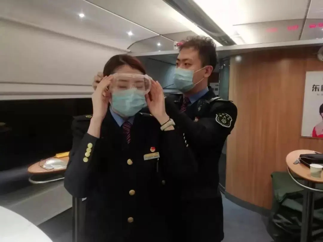 东南西北中，青年在行动丨战“疫”中的铁路人