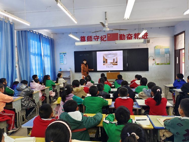 聚力课堂提升 商河县展家小学开展推门听课活动