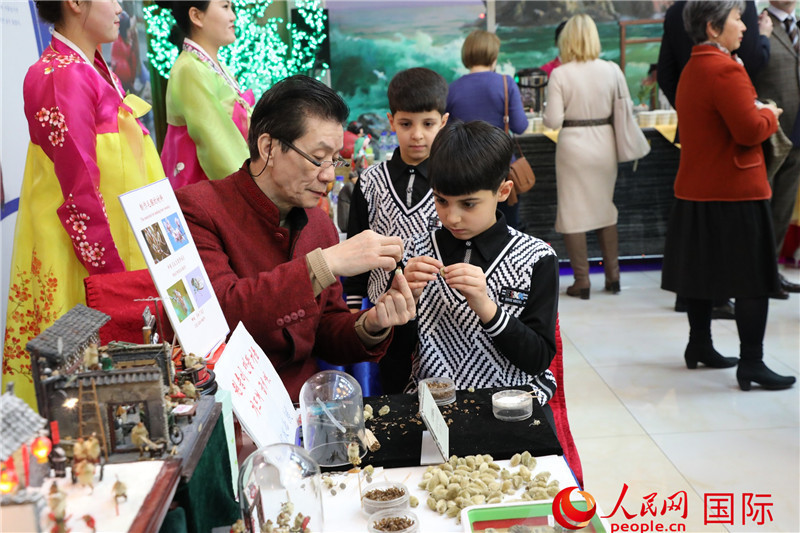 2020年“平壤欢乐春节”之大同江春节庙会举行