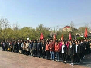 济南英雄山人防开展清明祭英烈活动