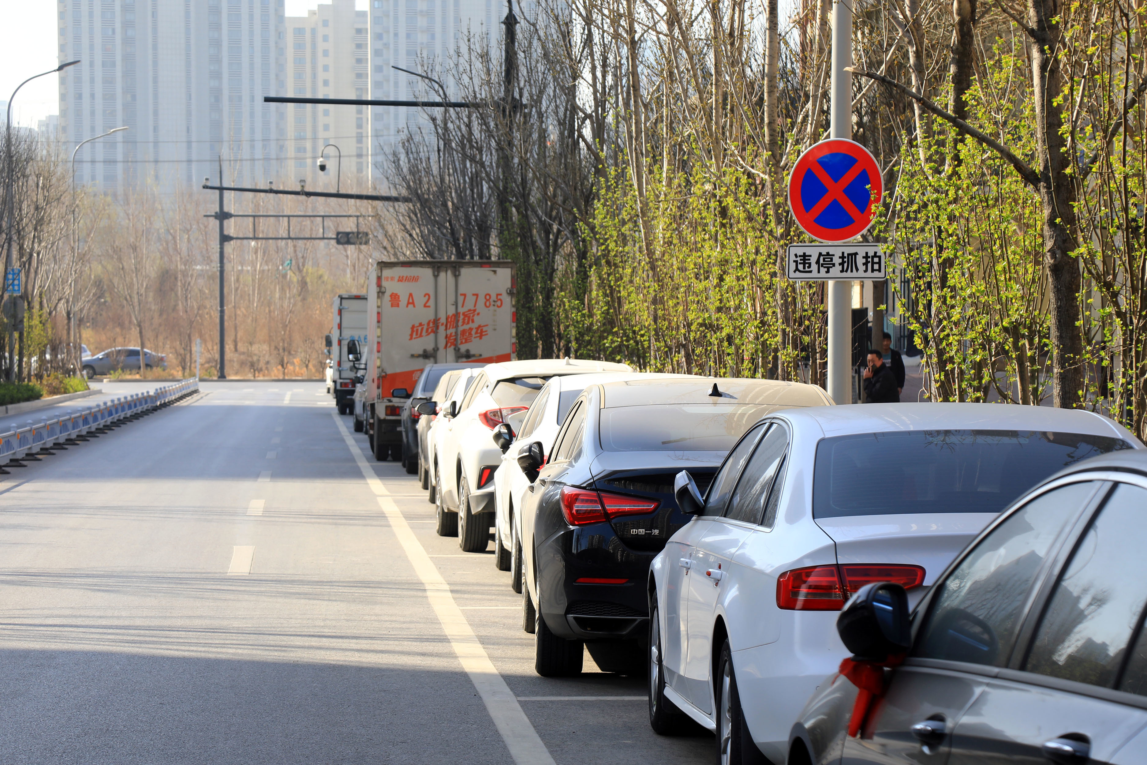 创建文明典范城市 再攀文明进步高峰｜硬设施 软引导 强管理 “三招”让小区实现由“乱”到“治”