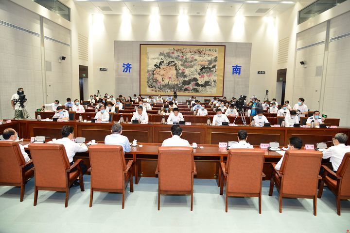 用法治方式和市场手段抓好小区物业管理 ——市人大常委会专题询问我市小区物业管理工作情况殷鲁谦出席并讲话