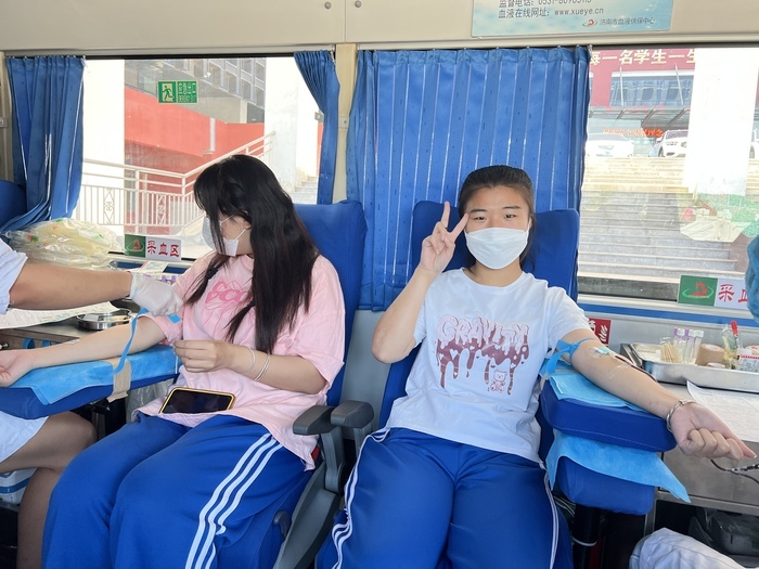 济南市技师学院开展无偿献血活动