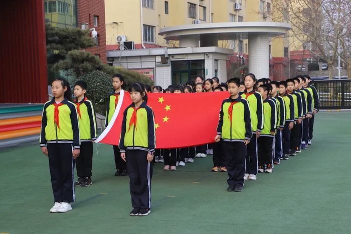 向阳向春天向上向未来！看，育晖学子共迎新学期