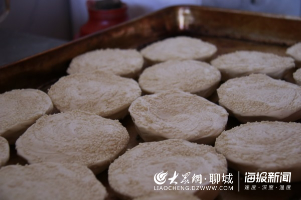 这就是山东丨茌平人餐桌上的“常客”——马蹄烧饼