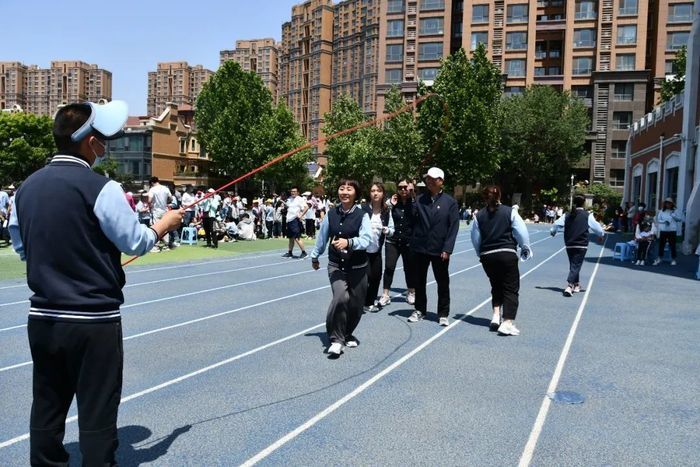 高新区奥龙小学举行2023年春季运动会