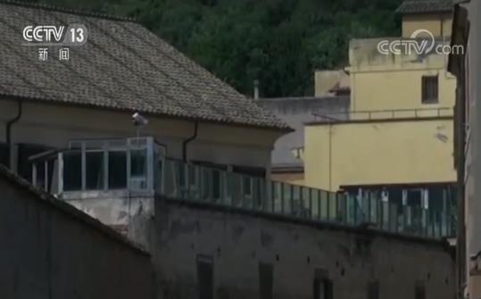 两美国青少年异国涉毒行凶 警察被刺身亡