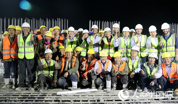 埃及新首都中央商务区项目第二高楼率先完成桩基筏板浇筑