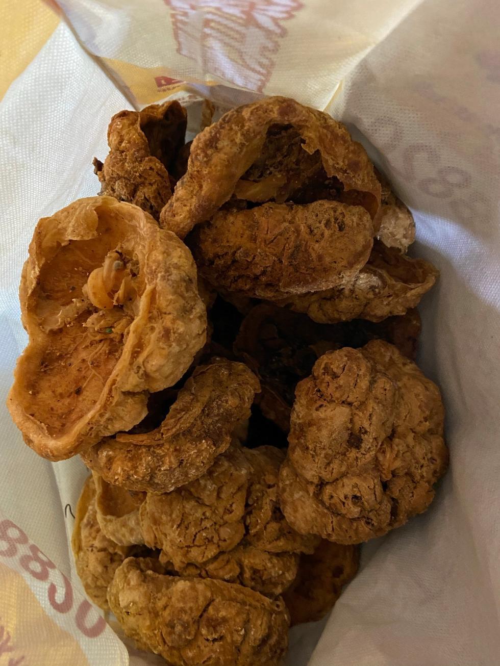 胎盘黑市：商贩称从医废厂殡仪馆收货，月加工万个