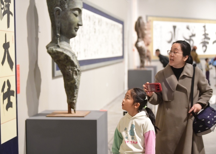 “韩美林艺术展”即将落幕，周末又迎观展高峰