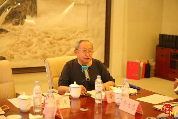 李恭岳先生诗文集《鸿雪》出版座谈会在济南举行