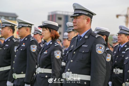 这就是山东丨全警实战大练兵 日照1200名民警展飒爽英姿