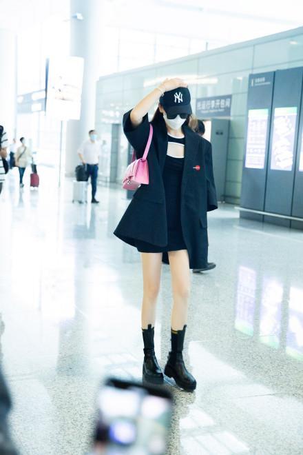 戚薇|不愧是七哥!戚薇无情吐槽工作室P图 网友欢乐吃瓜