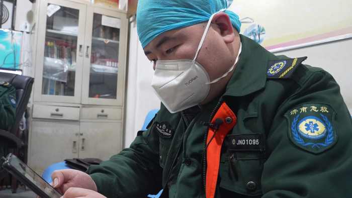 济南一个急救班组的夜奔：义不得辞 刻不待时！