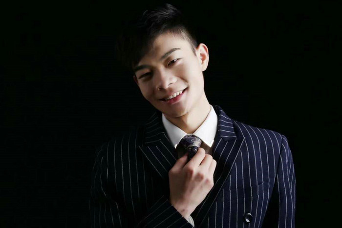 演员李青正式改名成李轻