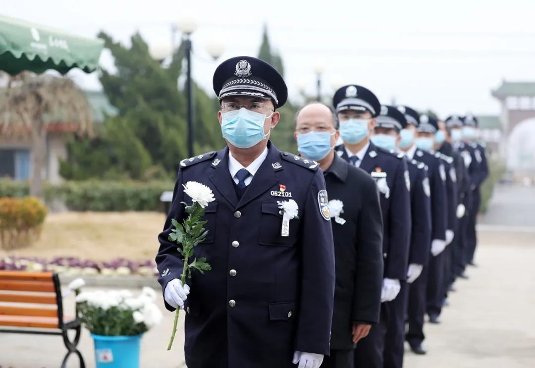 大众视点丨还记得雷锋说的那些话吗？战“疫”进行时，看山东人的实际行动