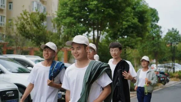 小伙985高校毕业4年后读专科，本人回应