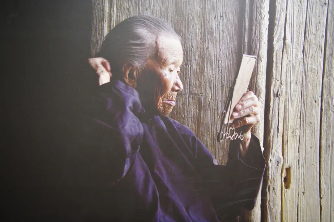 只为一个“等”字，她守候了七十多年