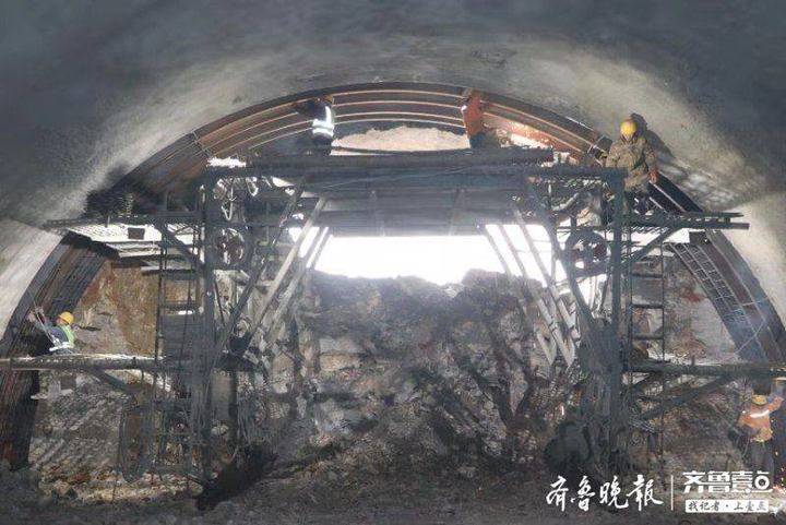 新台高速首座隧道双向贯通！山东将再添一南北大通道