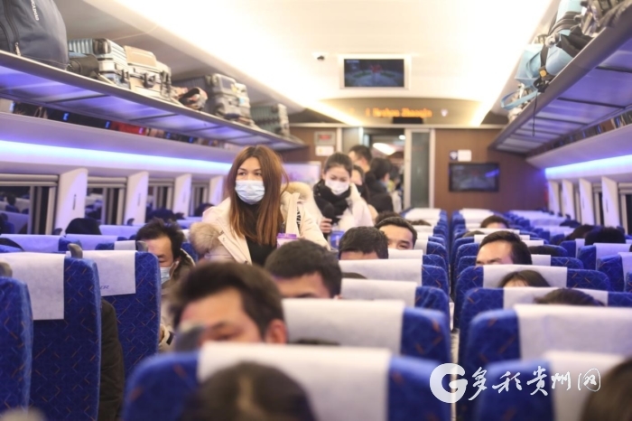 最新款复兴号列车来了：西南地区正式载客运营