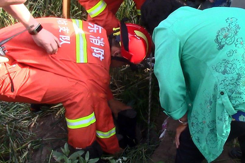 潍坊3岁男童掉入10米深机井  救援及时，男童无大碍