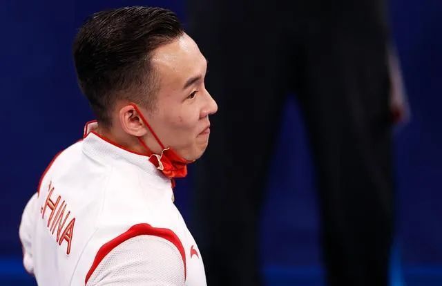 朱婷的手腕，肖若腾的眼神，施廷懋的绷带……