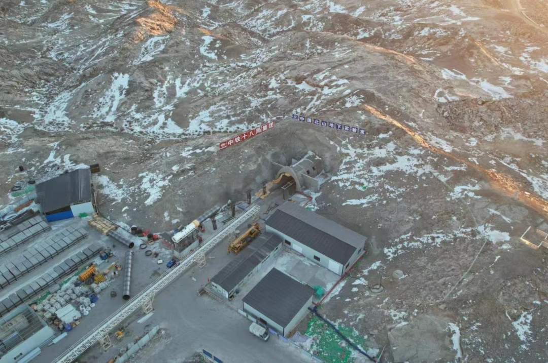 重要突破!全球首台,转弯成功!