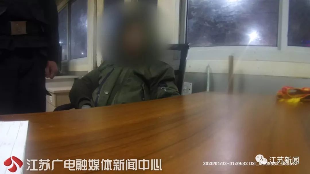 10岁男孩深夜离家出走，父母没找到就先睡了，民警发出灵魂拷问