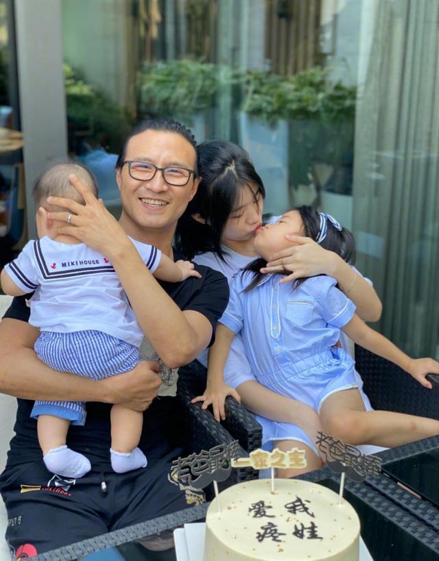 汪峰探班章子怡|【围观吃瓜】汪峰探班章子怡上热搜了?具体是怎么回事?