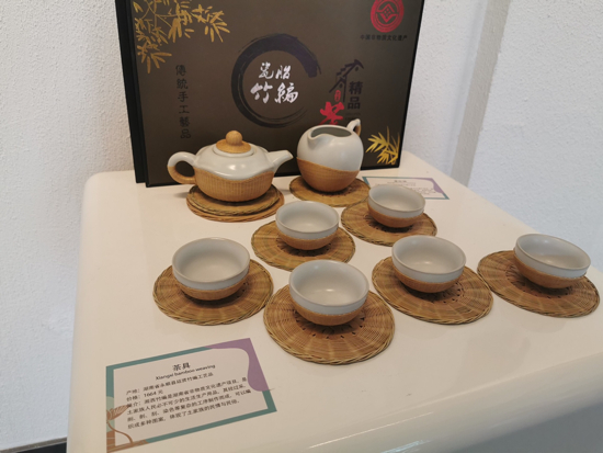 百花洲畔开就业工坊  非遗+扶贫特色产品展示展销陆续开启