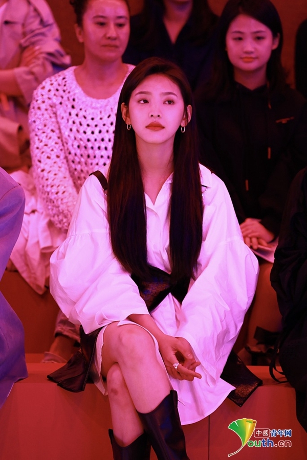 章若楠宋妍霏竟然是闺蜜？两人同框“营业”