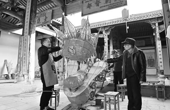 龙年将至 不少线上商家的龙元素商品已卖出超10万单