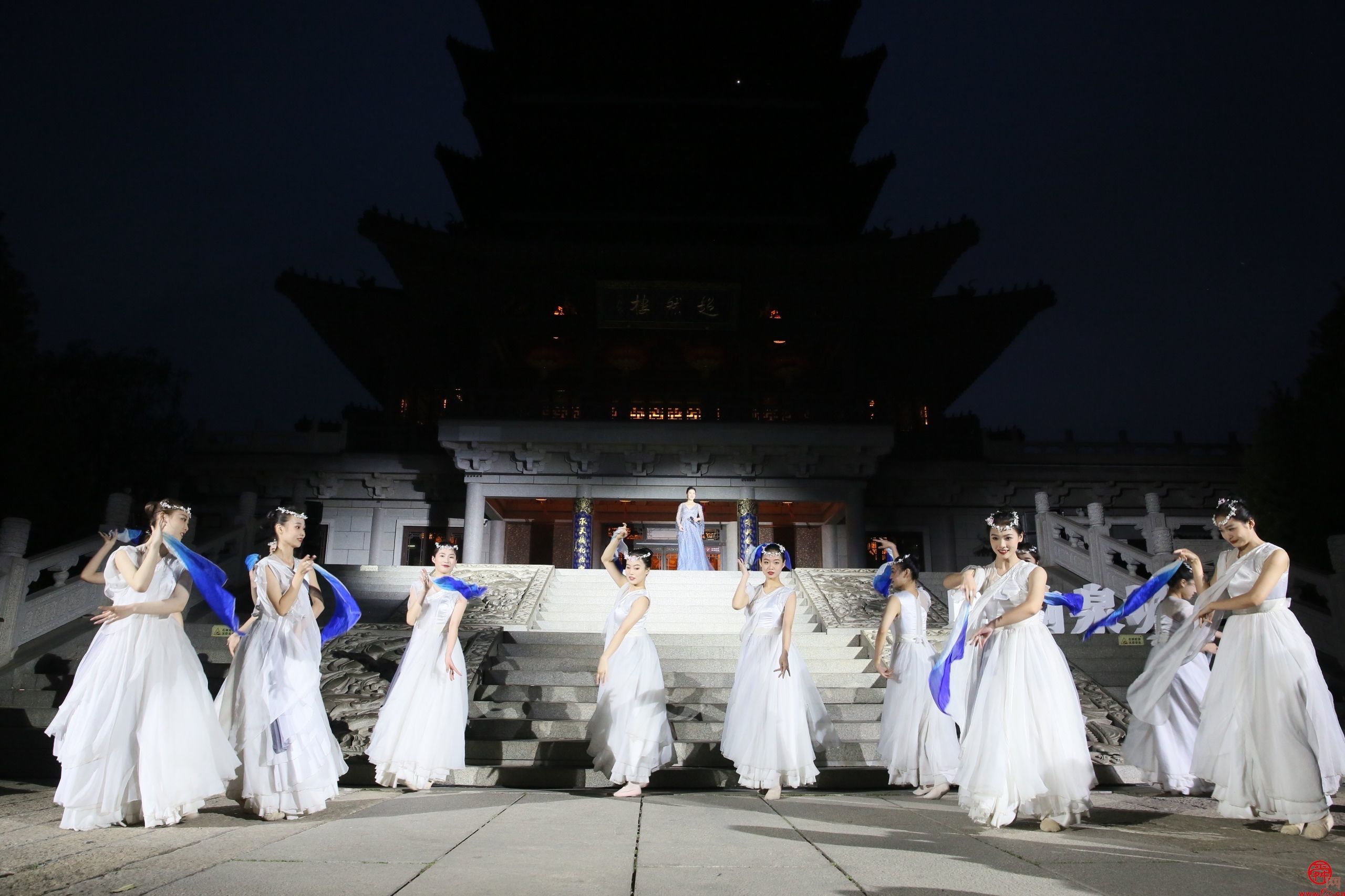 用一首歌，唱出爱的城｜超然楼超燃“快闪”唱响泉城