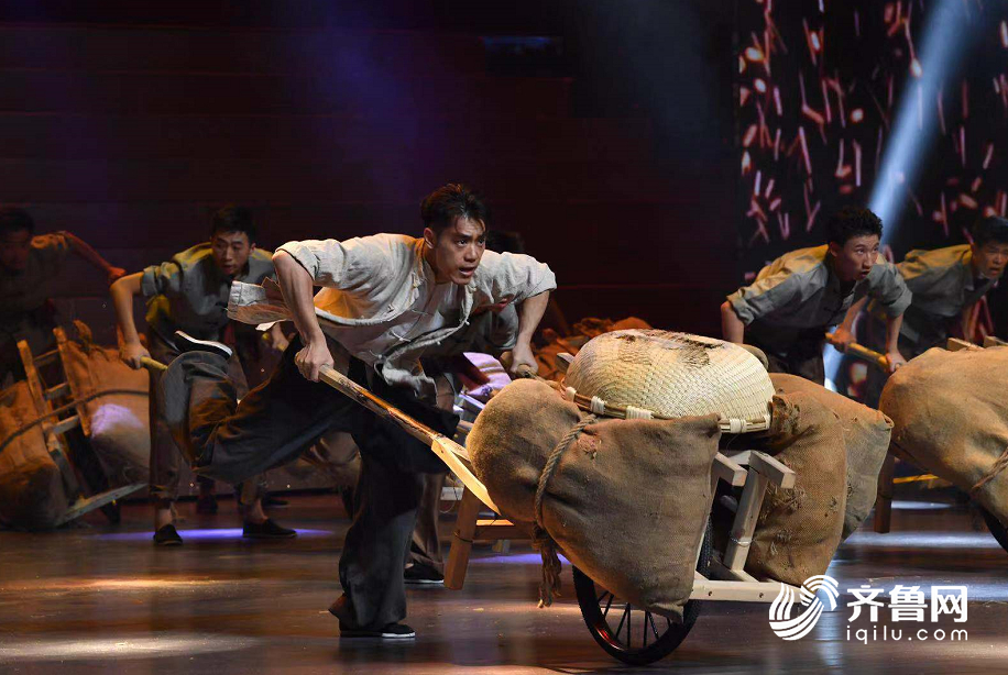 震撼！山东省庆祝新中国成立70周年文艺演出举行