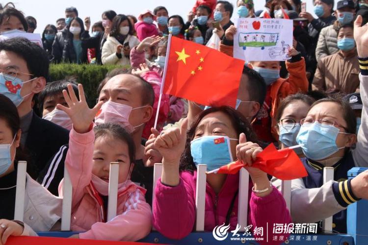 终于到家了！时隔两个月，山东医疗队576名队员再次与亲人紧紧相拥