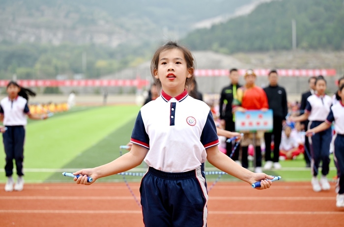 别眨眼！市中学子大片“上映”