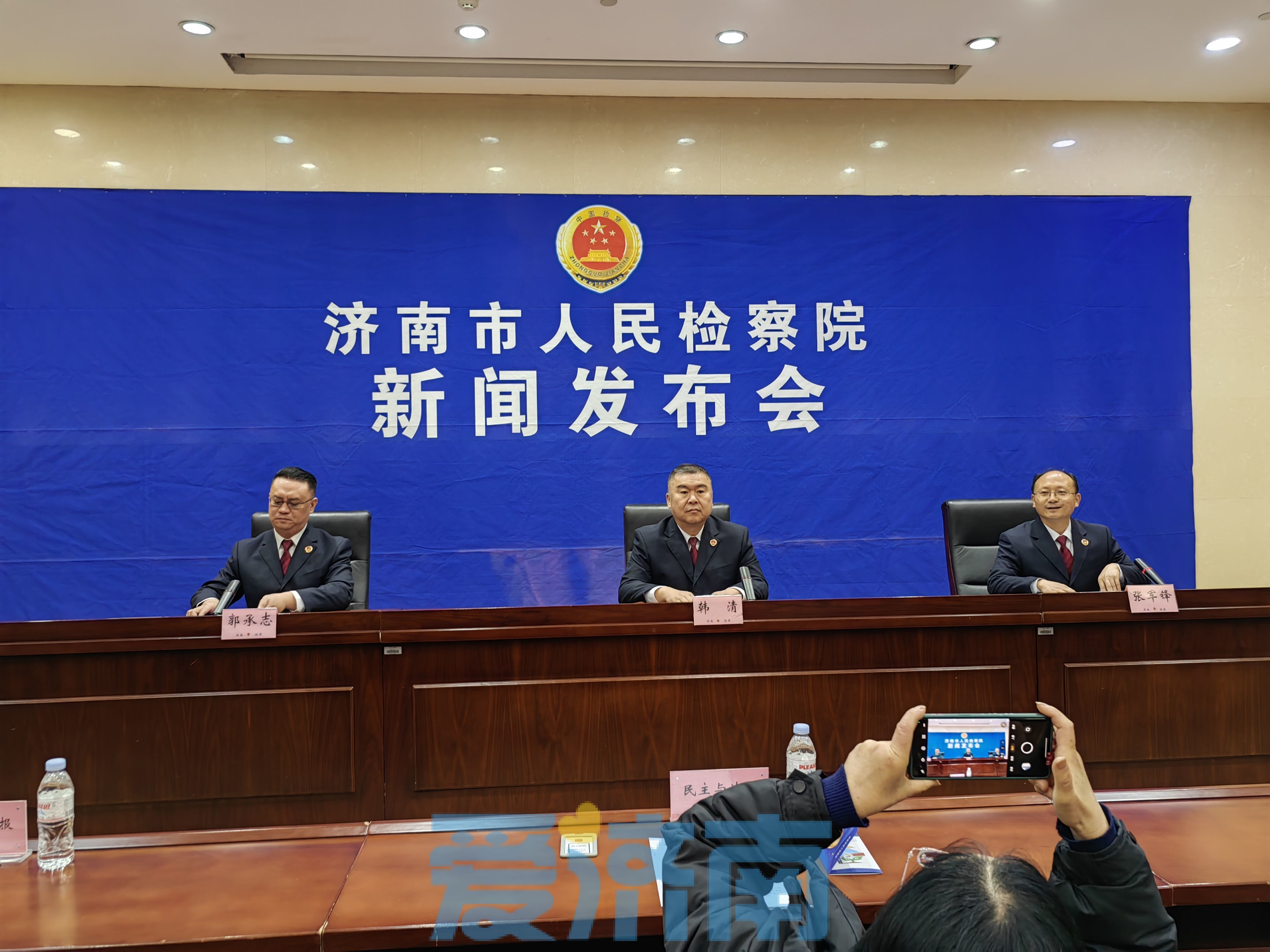 假冒“始祖鸟”品牌注册商标获利数百万元，三人获刑！